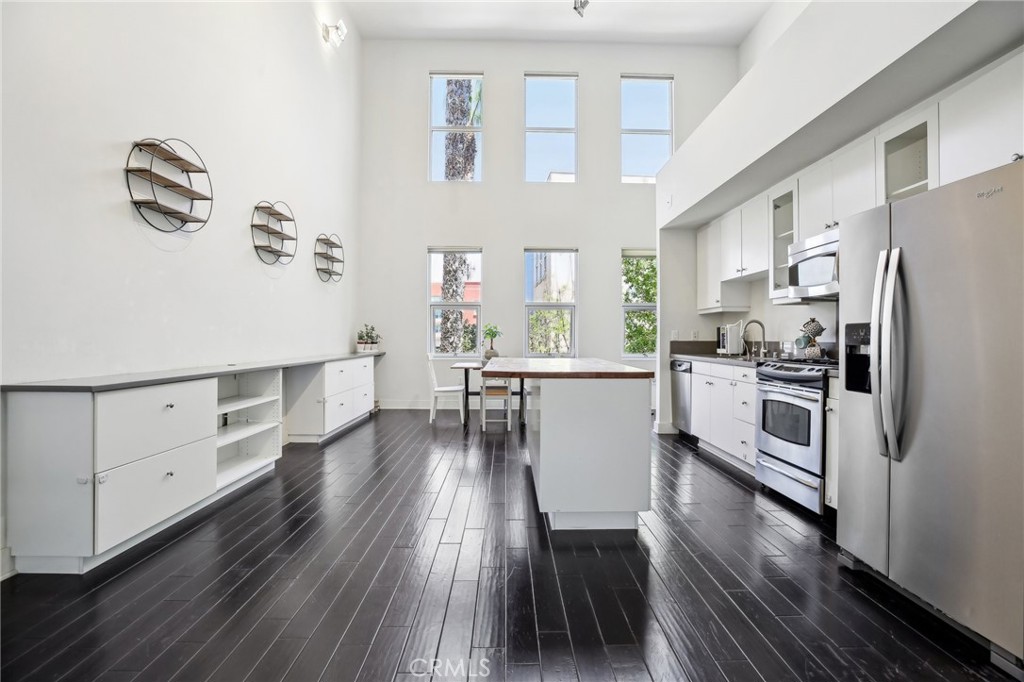 721 N Poinsettia Street