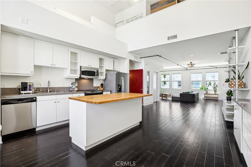 721 N Poinsettia Street