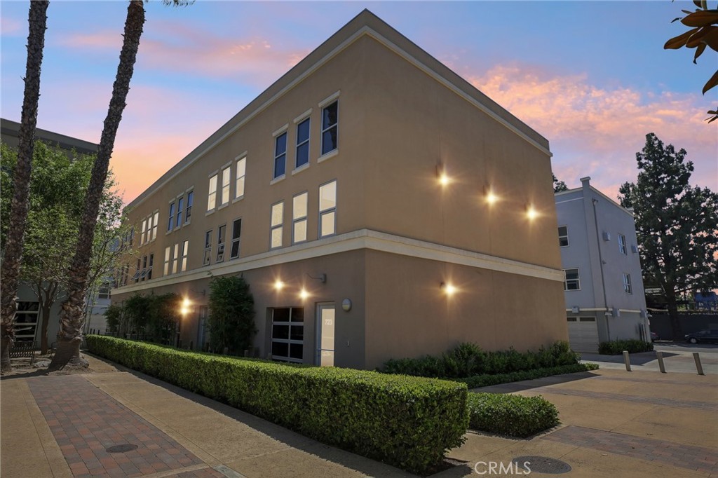 721 N Poinsettia Street