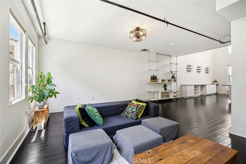 721 N Poinsettia Street