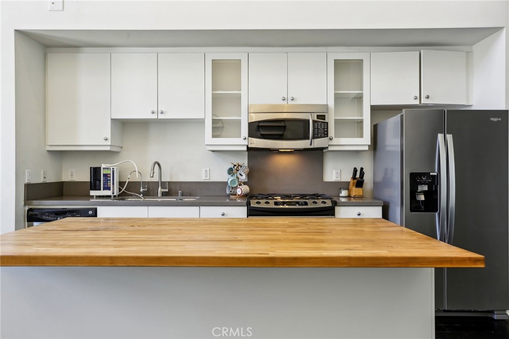 721 N Poinsettia Street