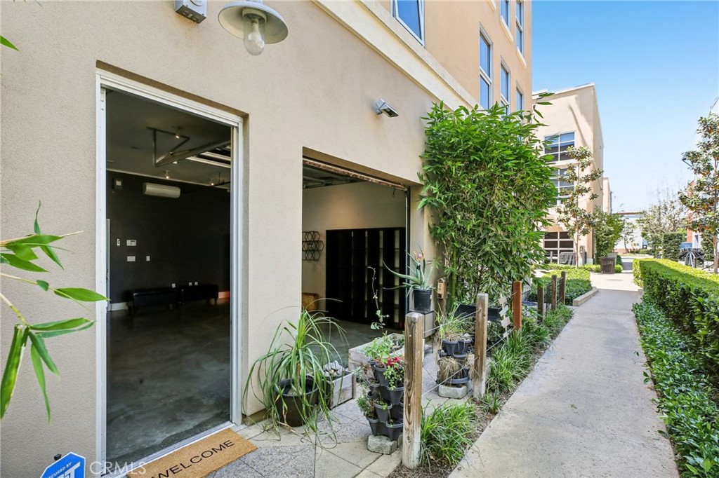 721 N Poinsettia Street