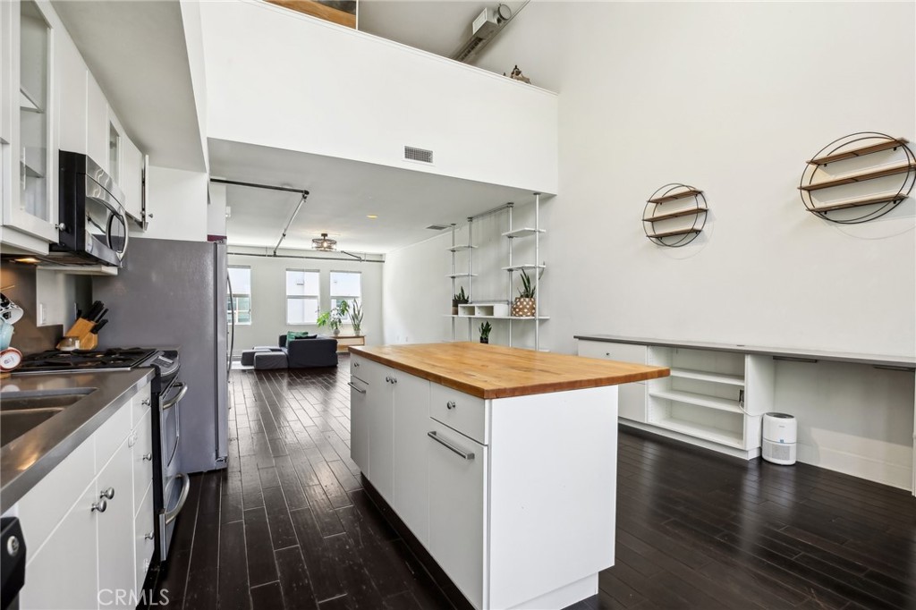 721 N Poinsettia Street