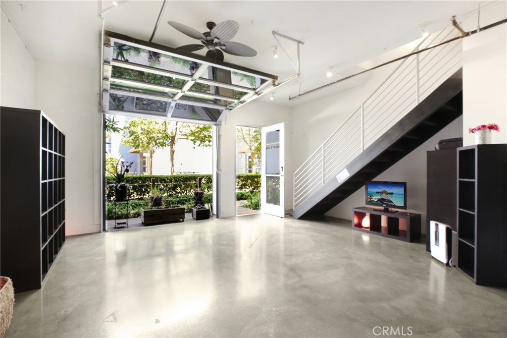 721 N Poinsettia Street