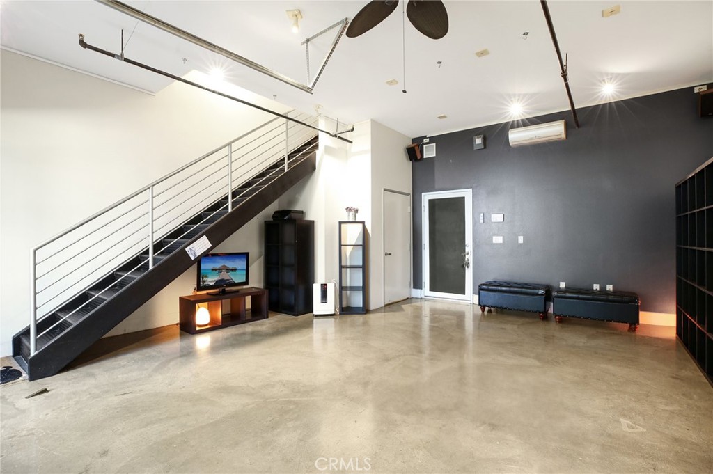 721 N Poinsettia Street