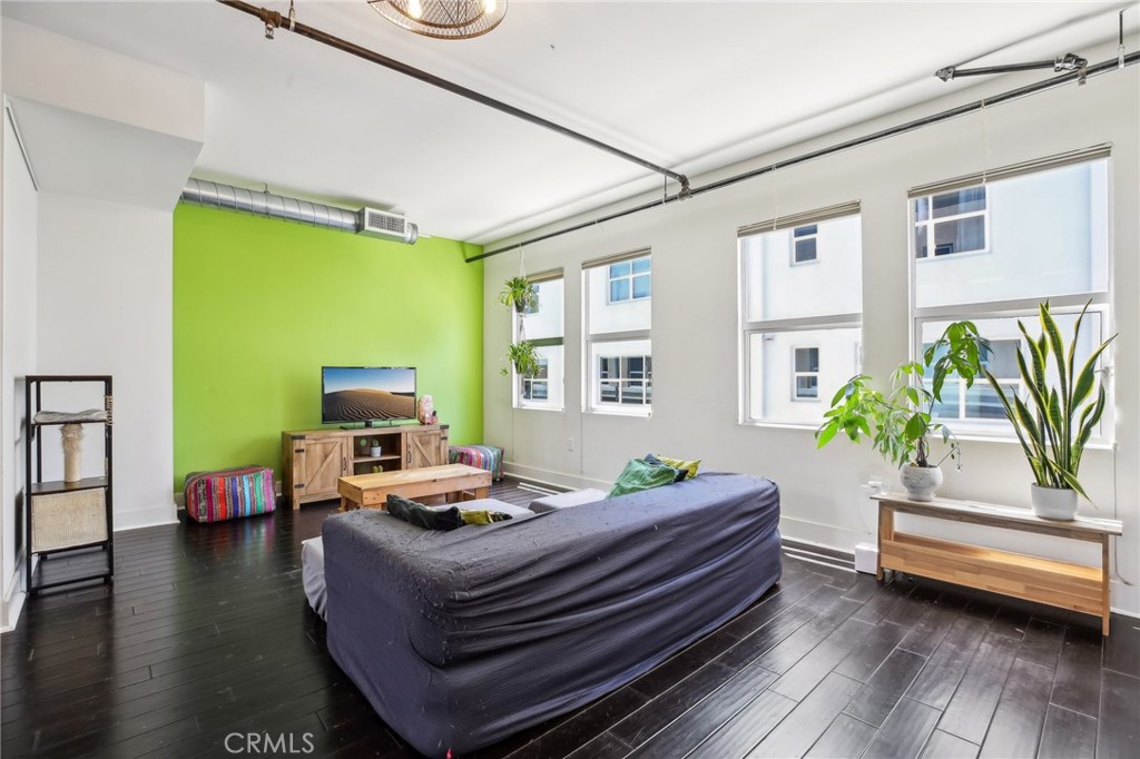 721 N Poinsettia Street