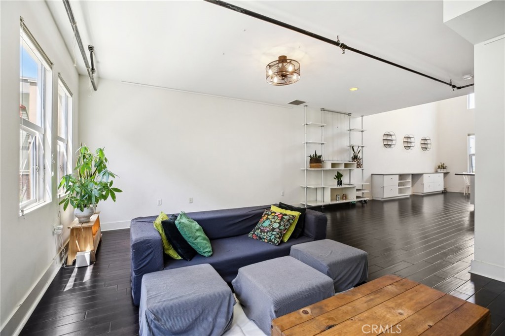 721 N Poinsettia Street