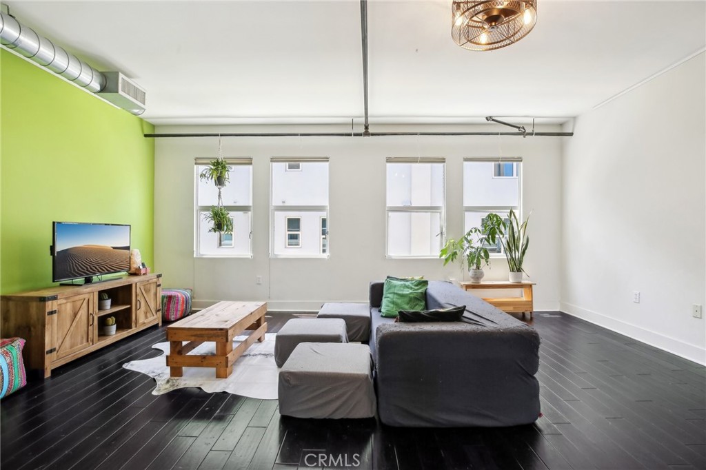 721 N Poinsettia Street