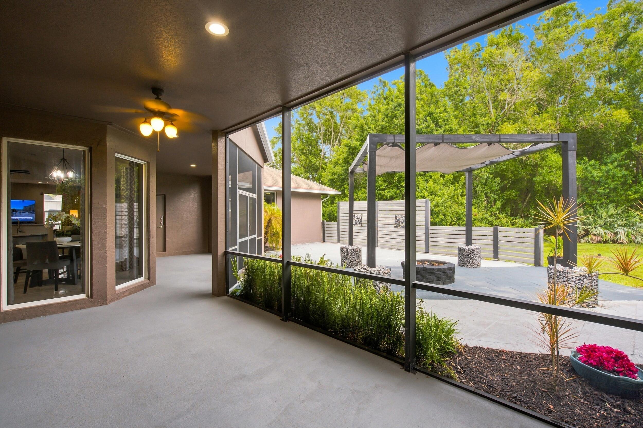 9176 190th Street N