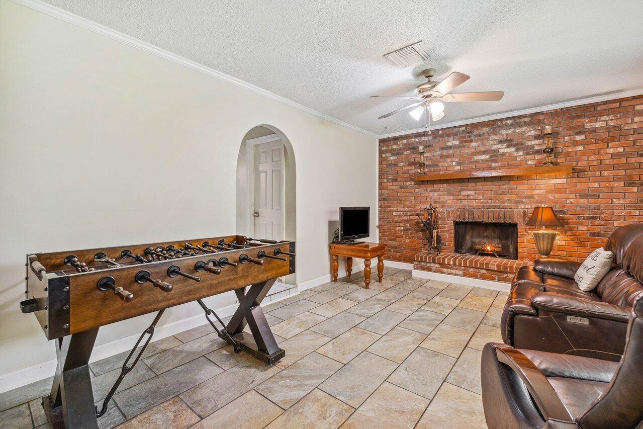 11715 52nd Road N