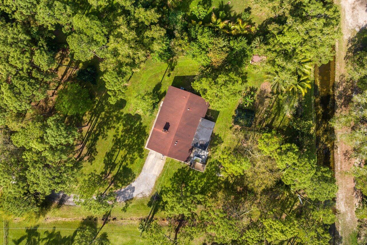 11715 52nd Road N