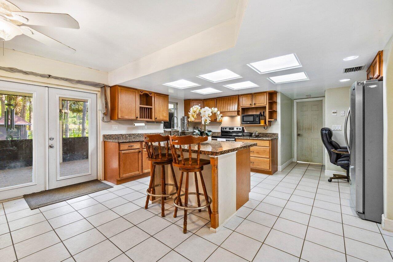 11715 52nd Road N