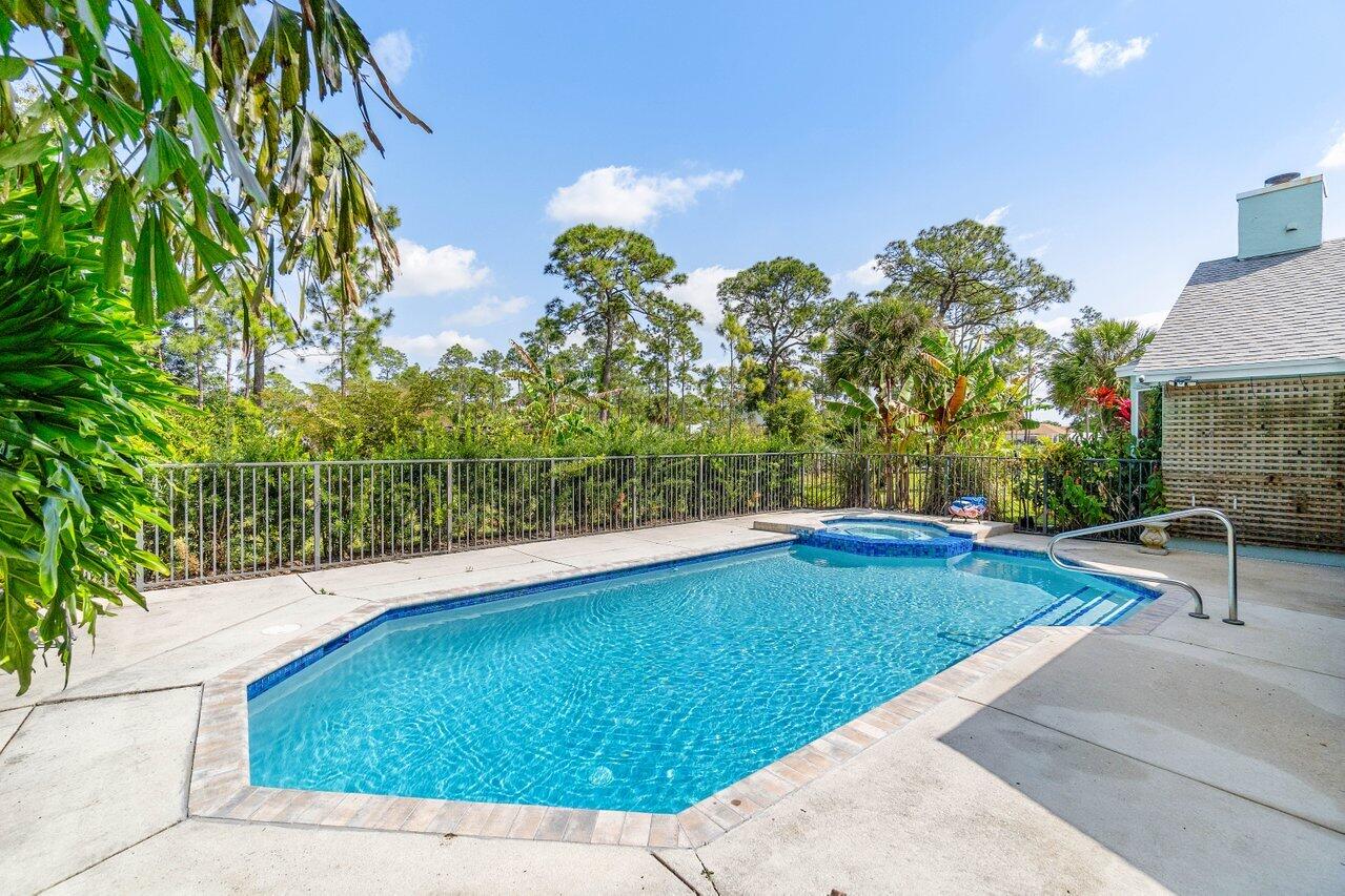 17187 Hamlin Boulevard