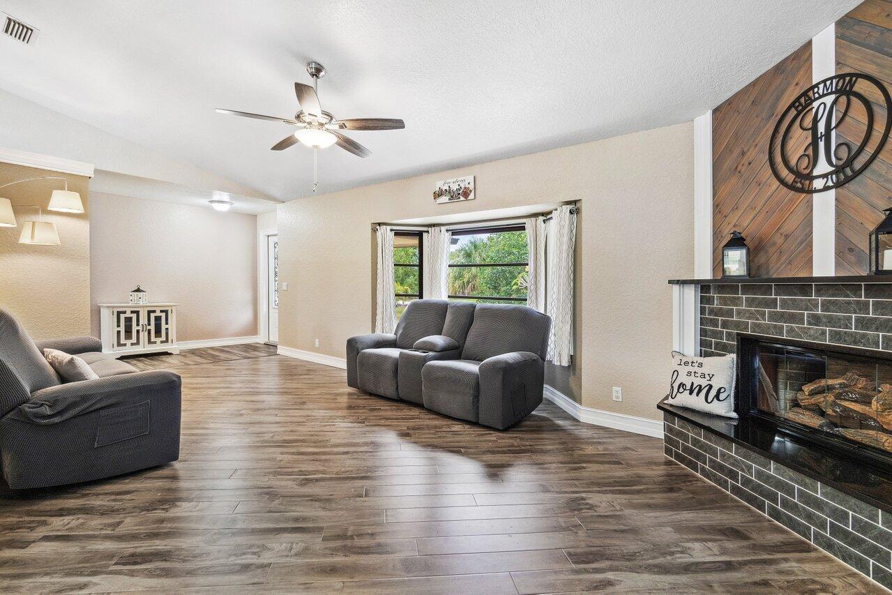 14884 61st Court N