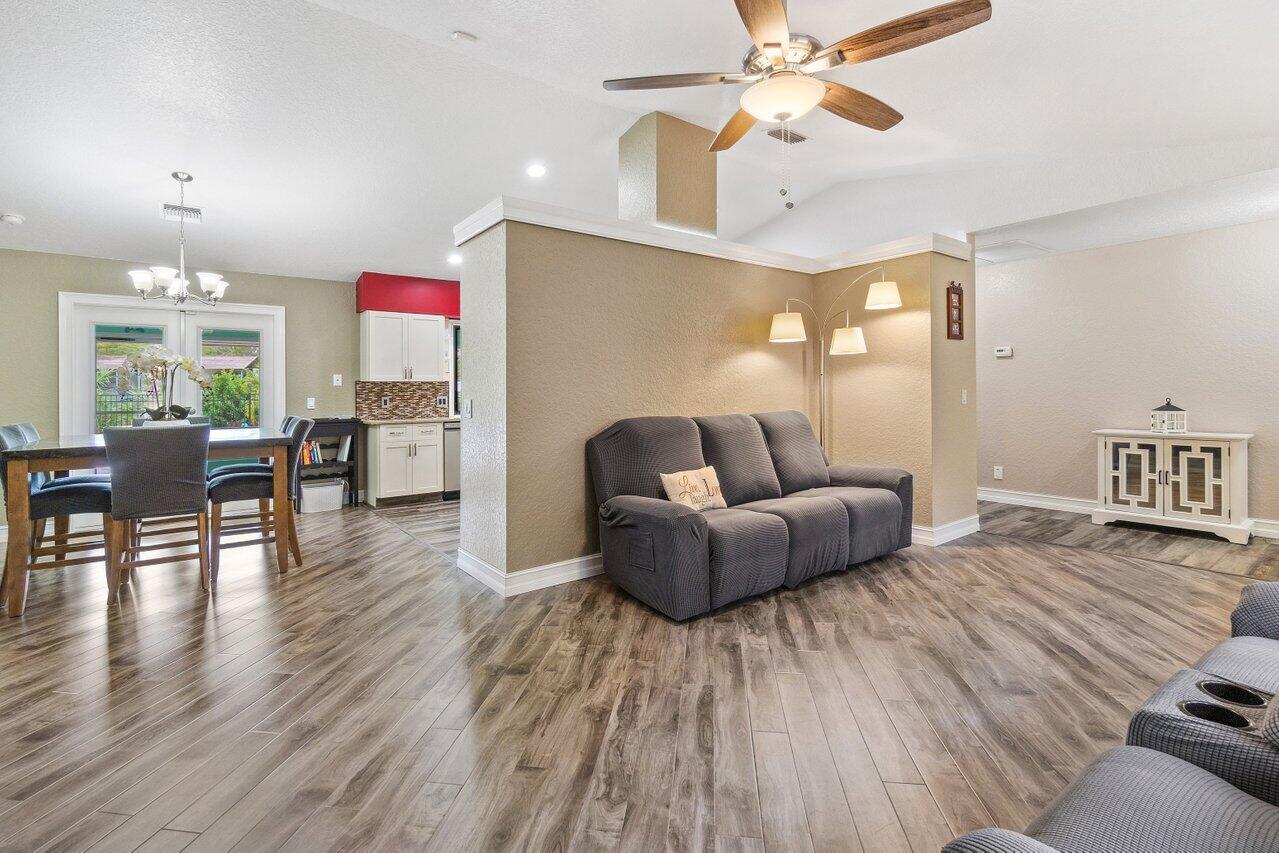 14884 61st Court N