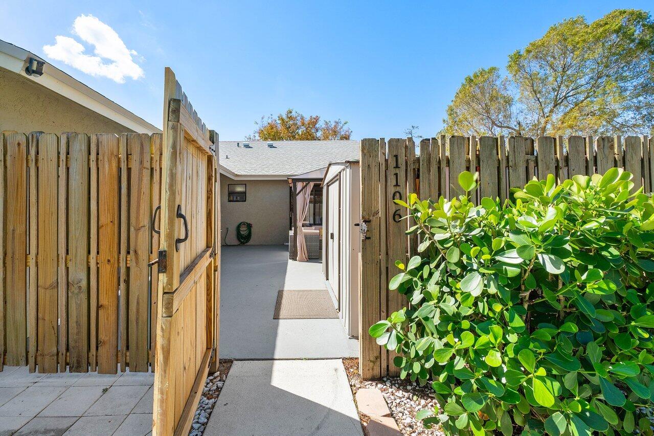1106 Hyacinth Place