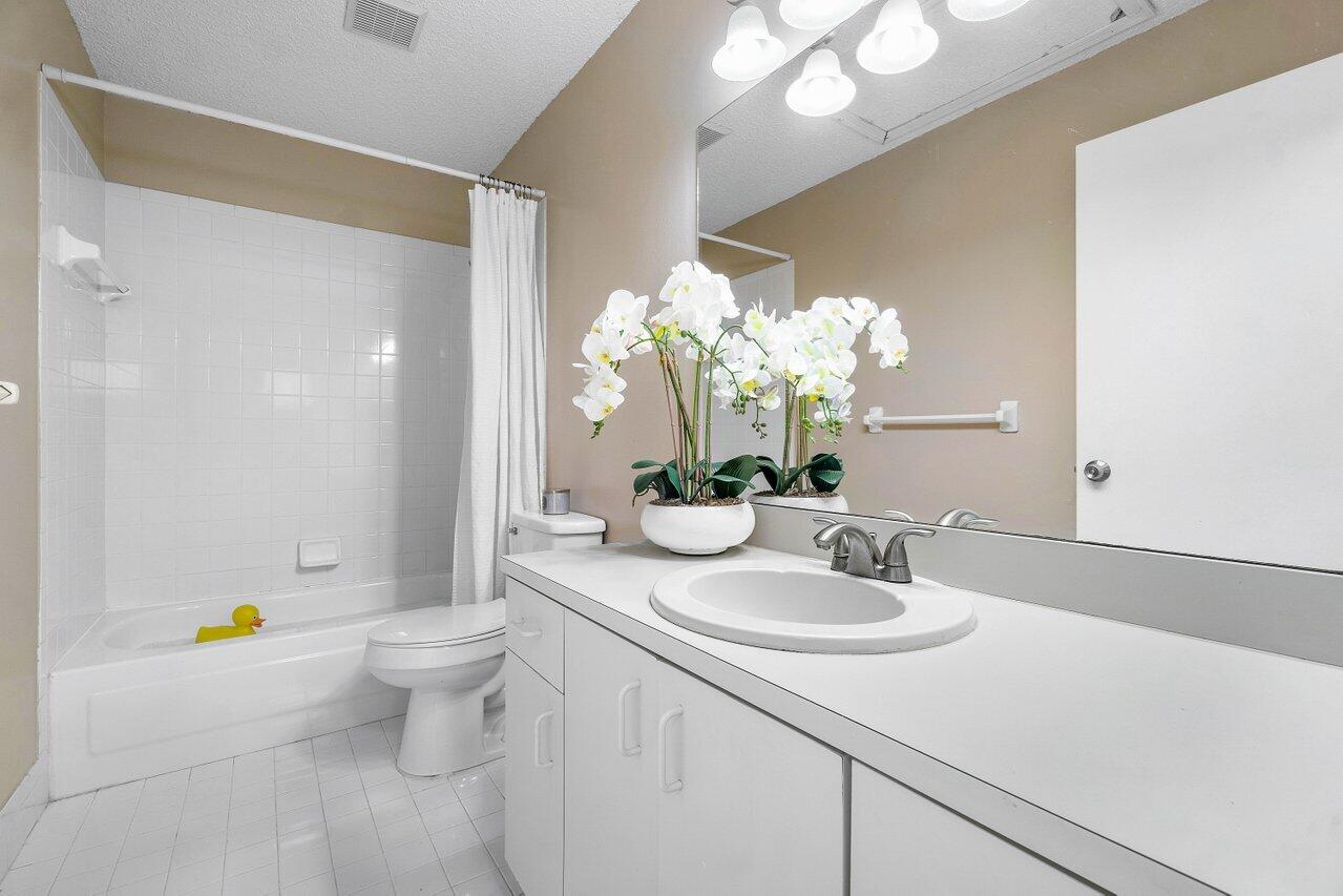 1106 Hyacinth Place