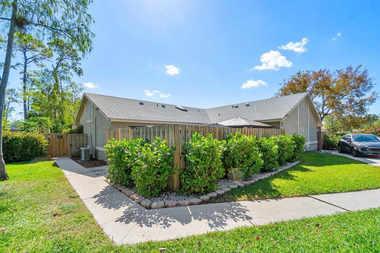1106 Hyacinth Place