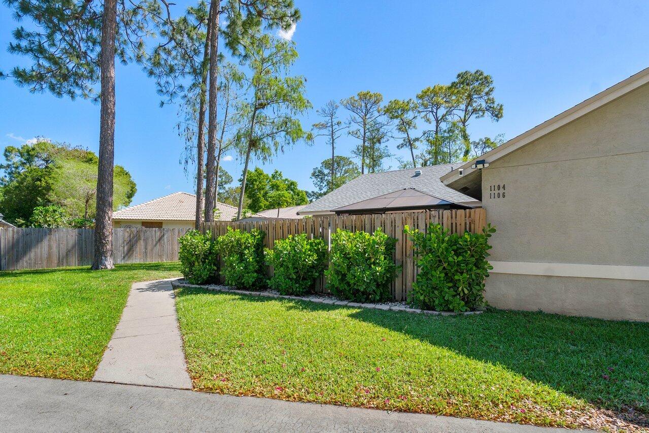 1106 Hyacinth Place