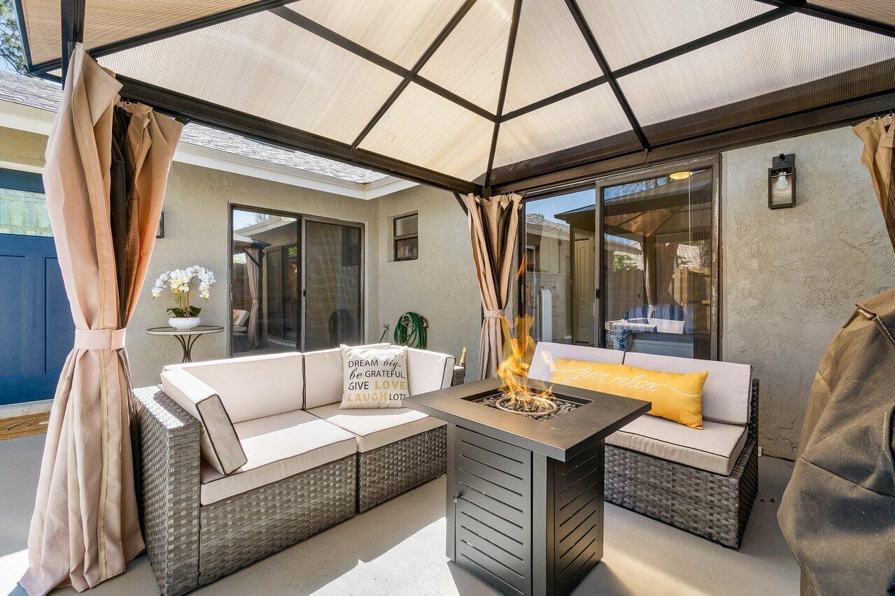 1106 Hyacinth Place