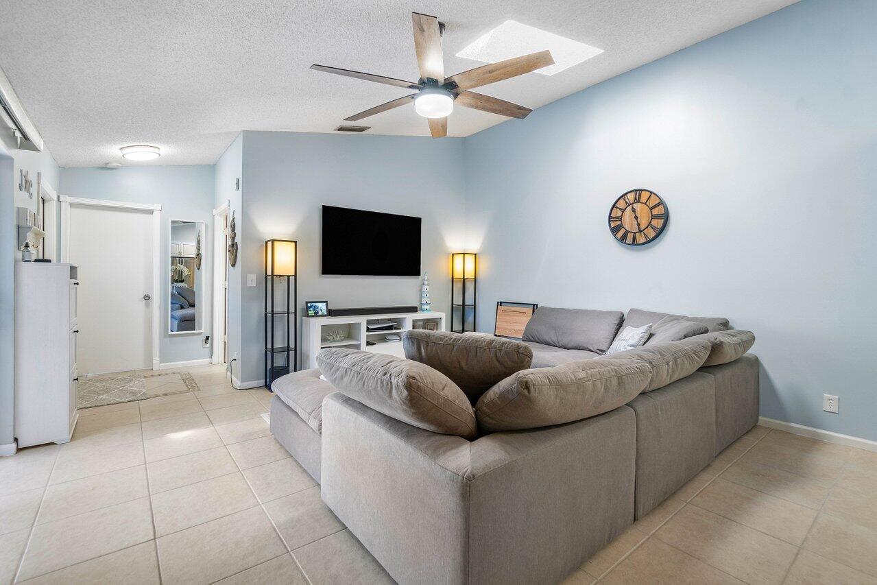 1106 Hyacinth Place