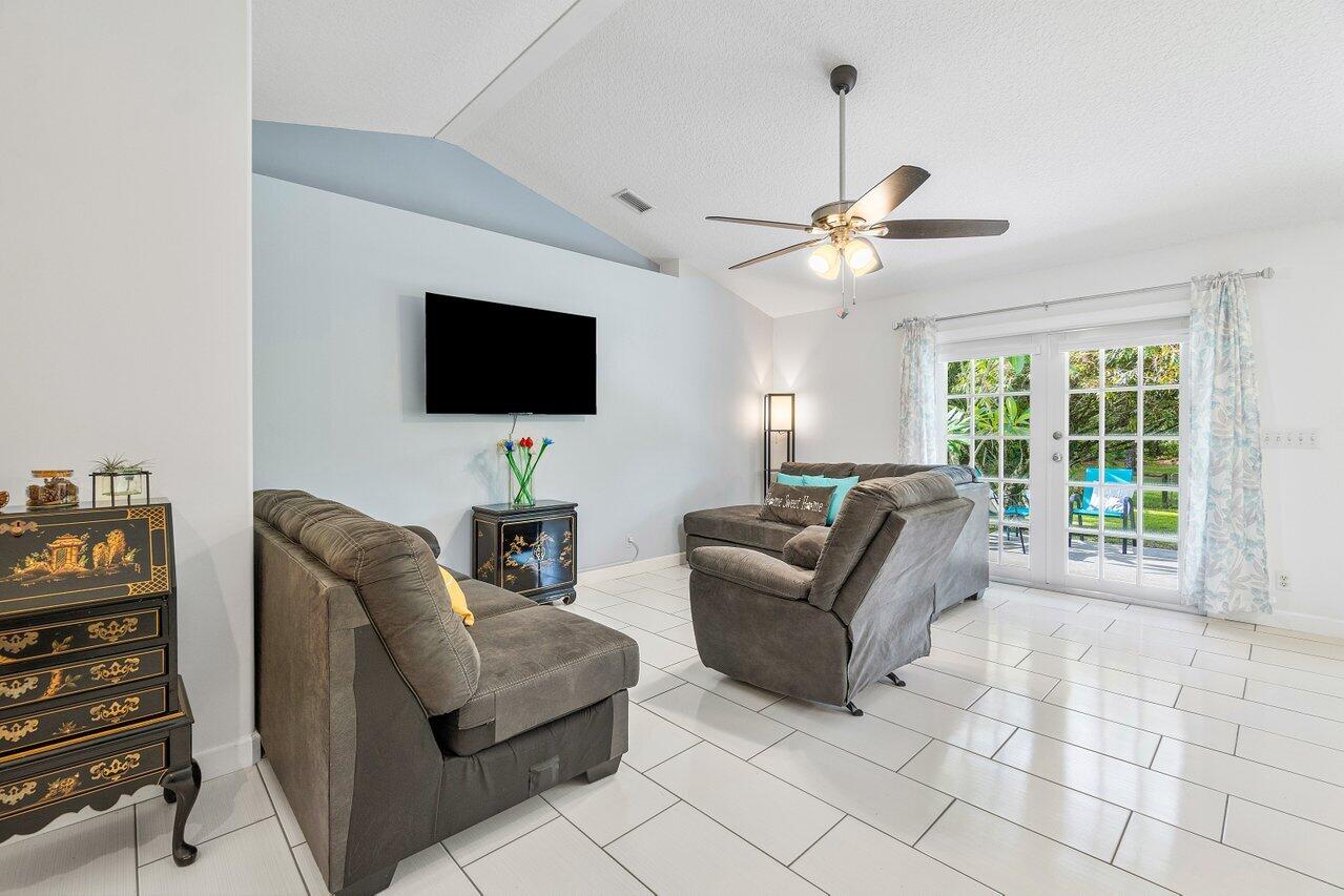 11128 63rd Lane N