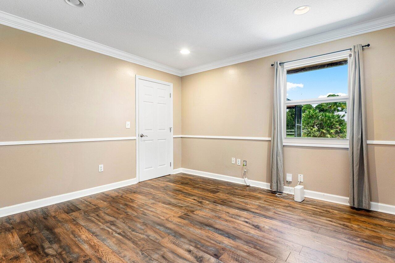 15247 94th Street N