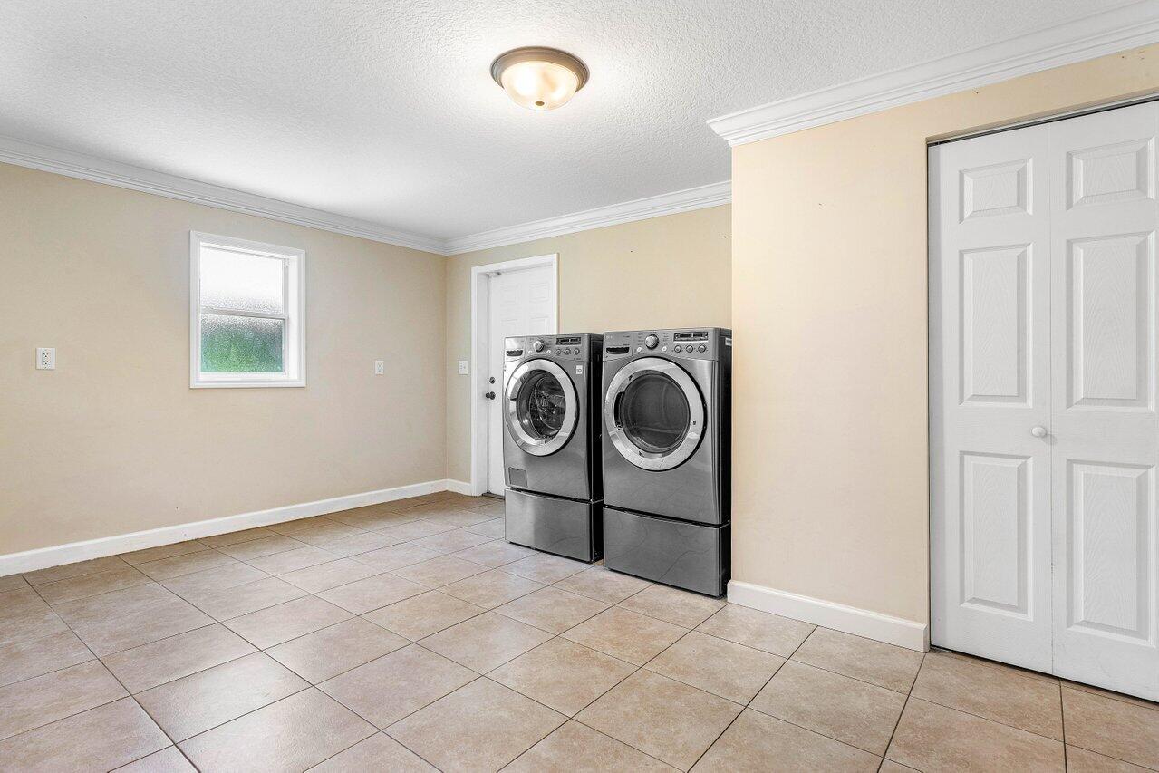 15247 94th Street N