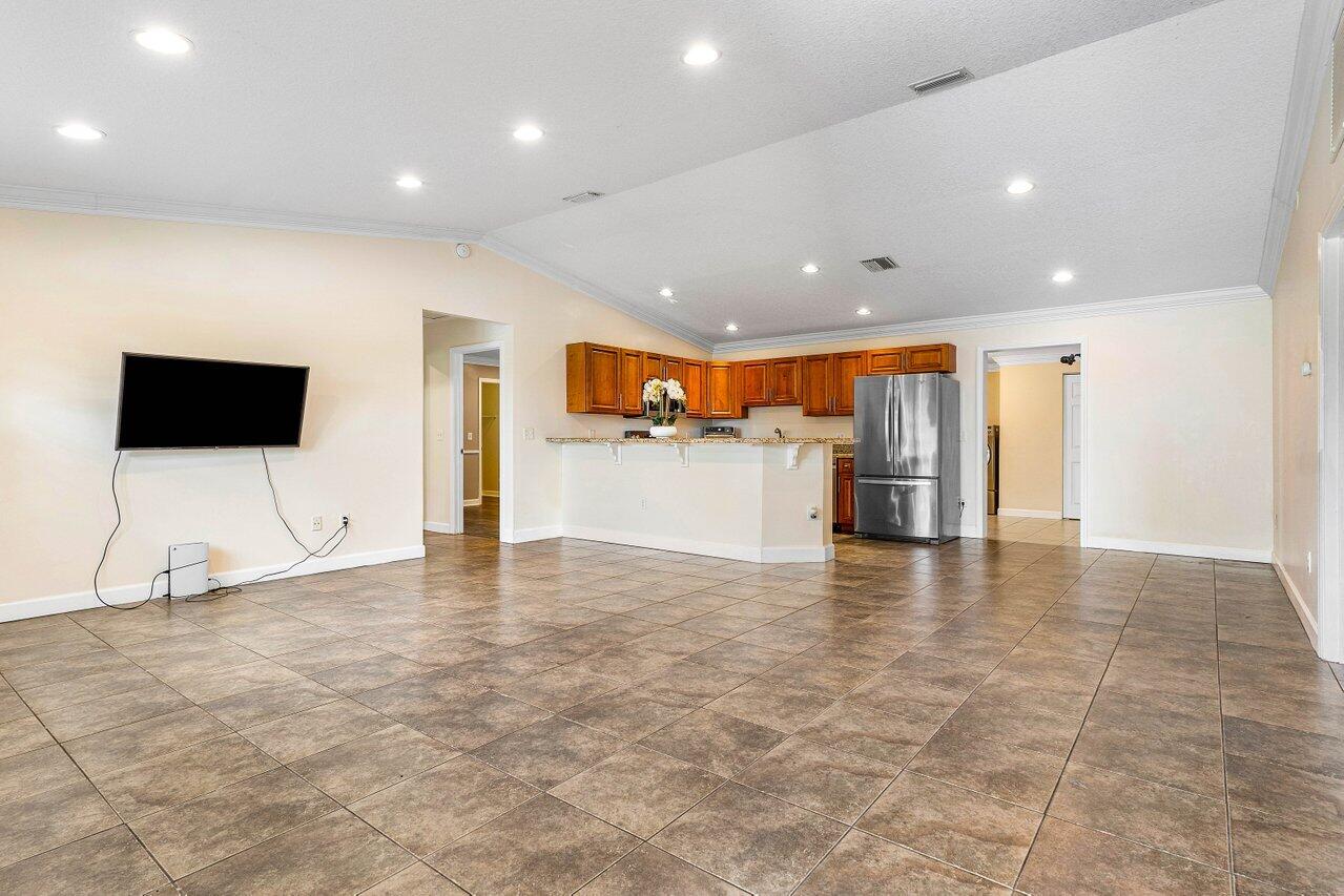 15247 94th Street N