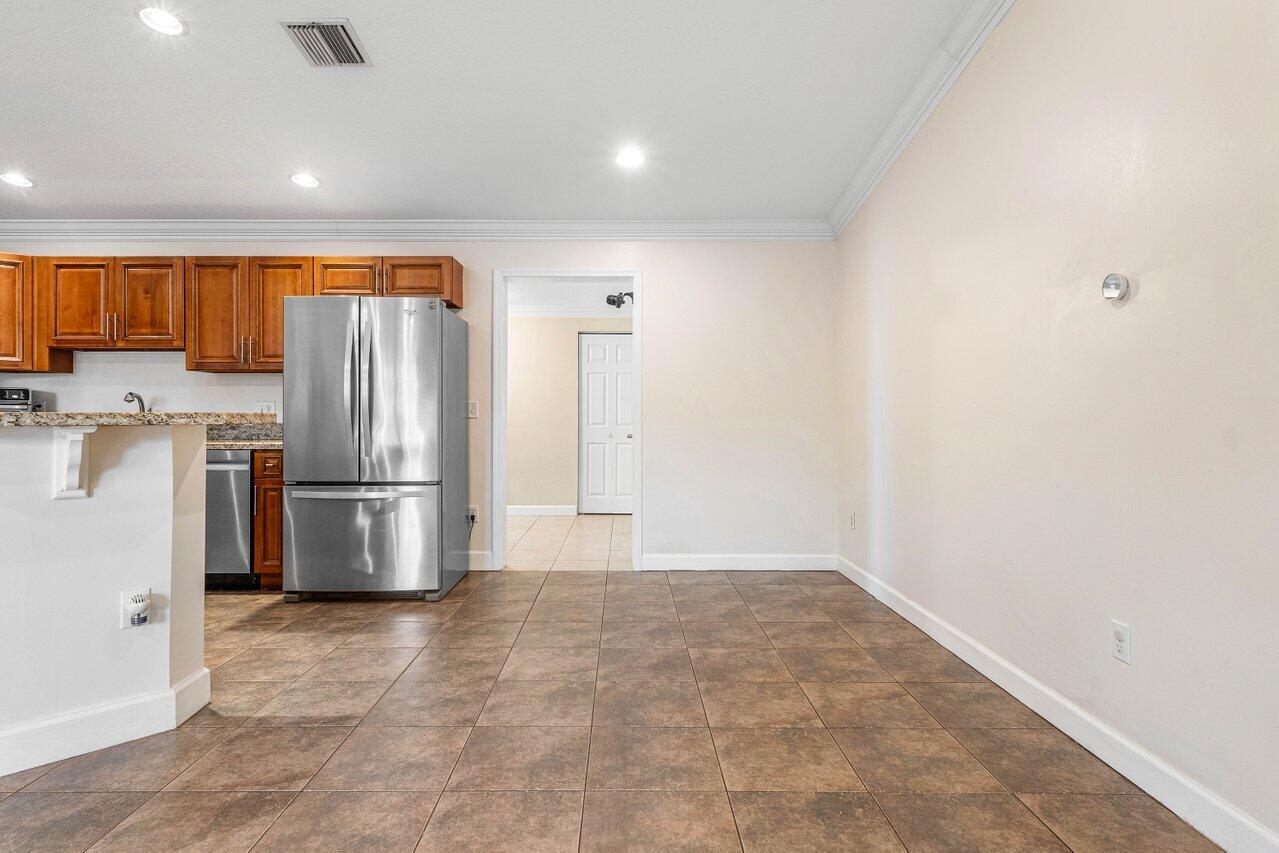 15247 94th Street N
