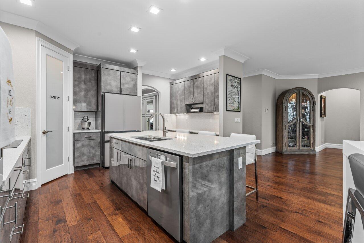 3445 Oakmont Estates Boulevard