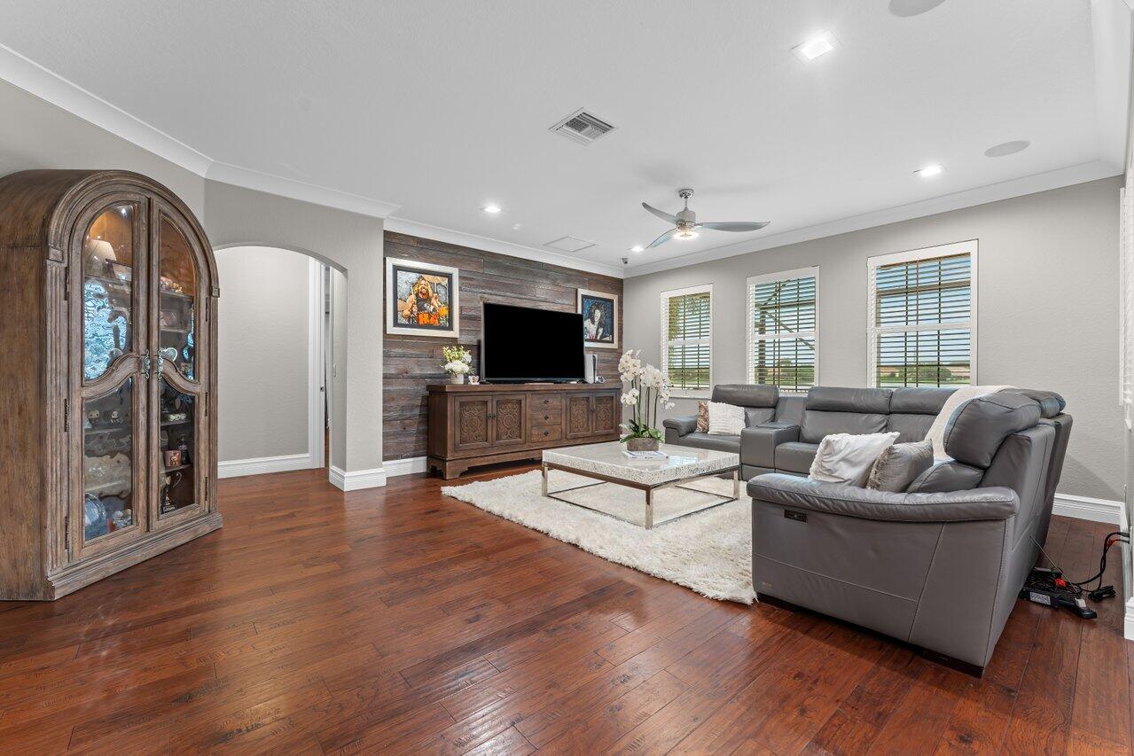 3445 Oakmont Estates Boulevard