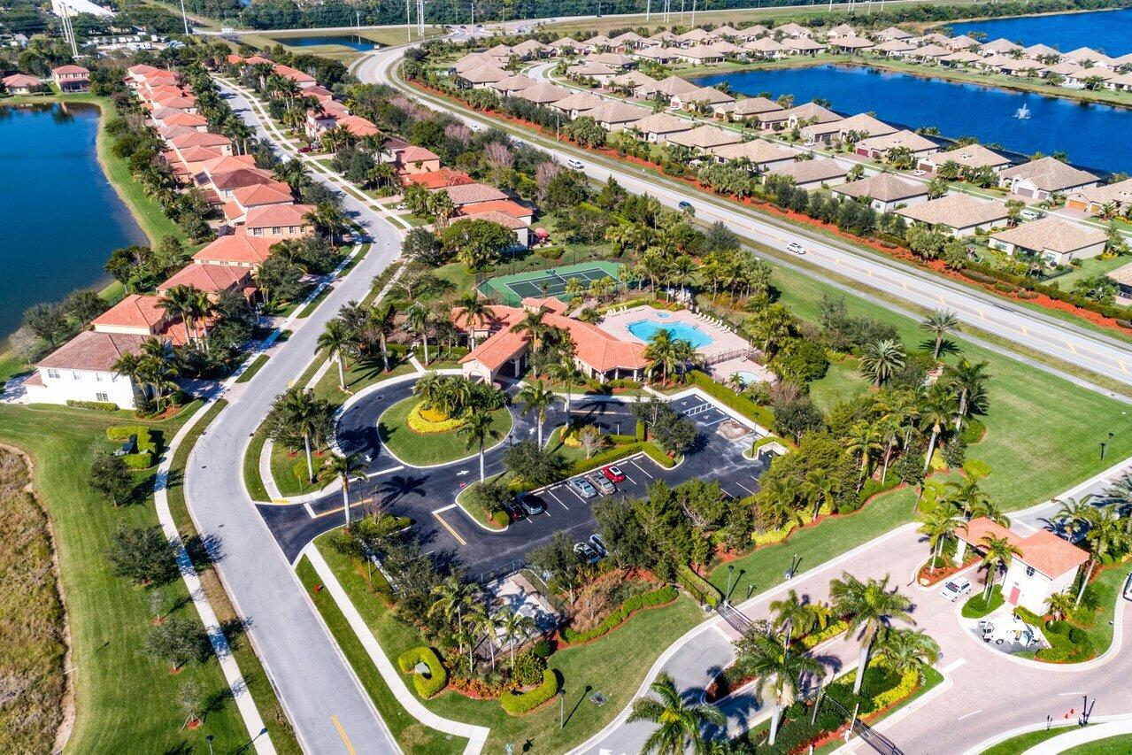 3445 Oakmont Estates Boulevard