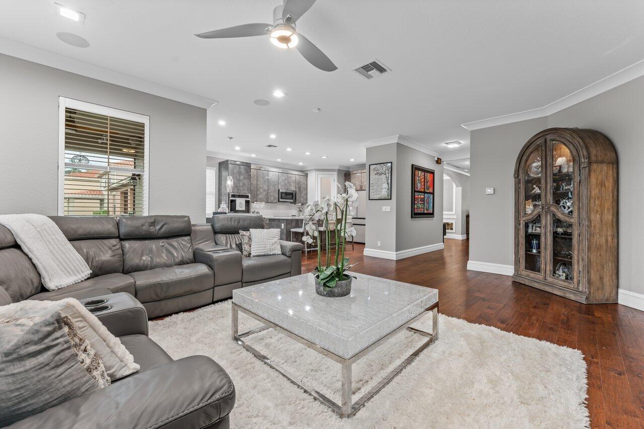 3445 Oakmont Estates Boulevard
