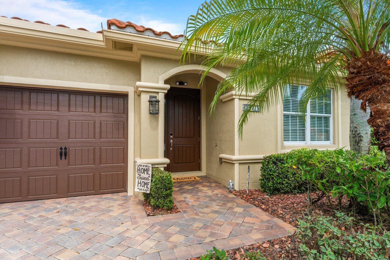 3445 Oakmont Estates Boulevard