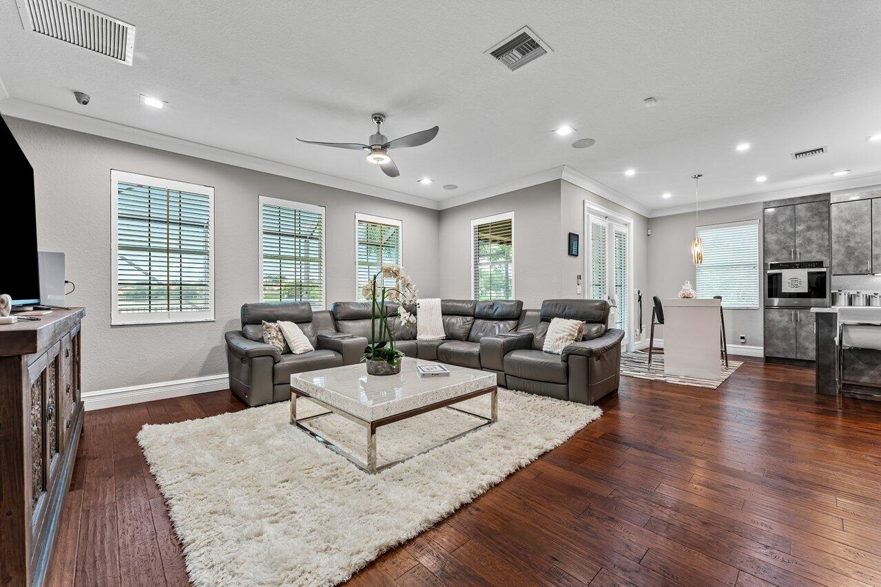 3445 Oakmont Estates Boulevard