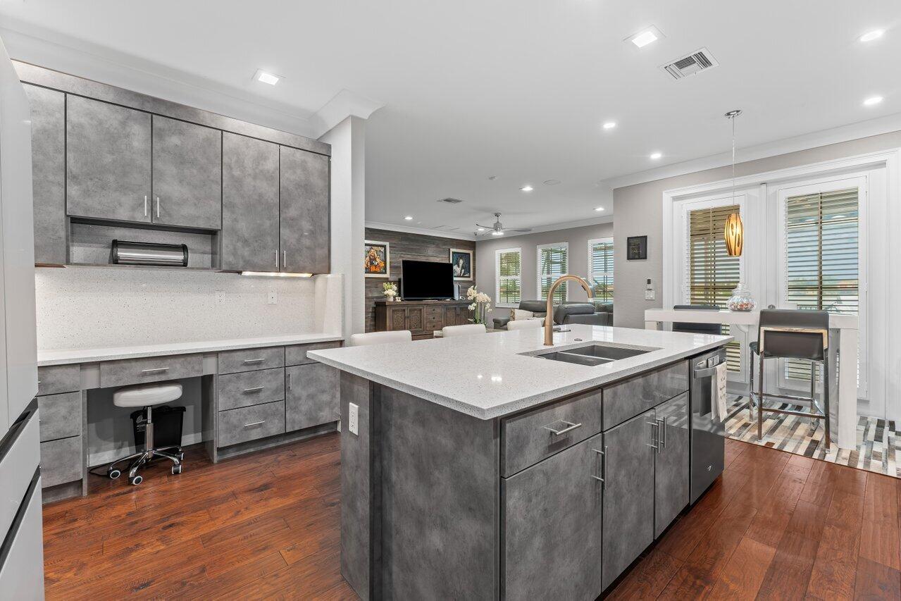 3445 Oakmont Estates Boulevard