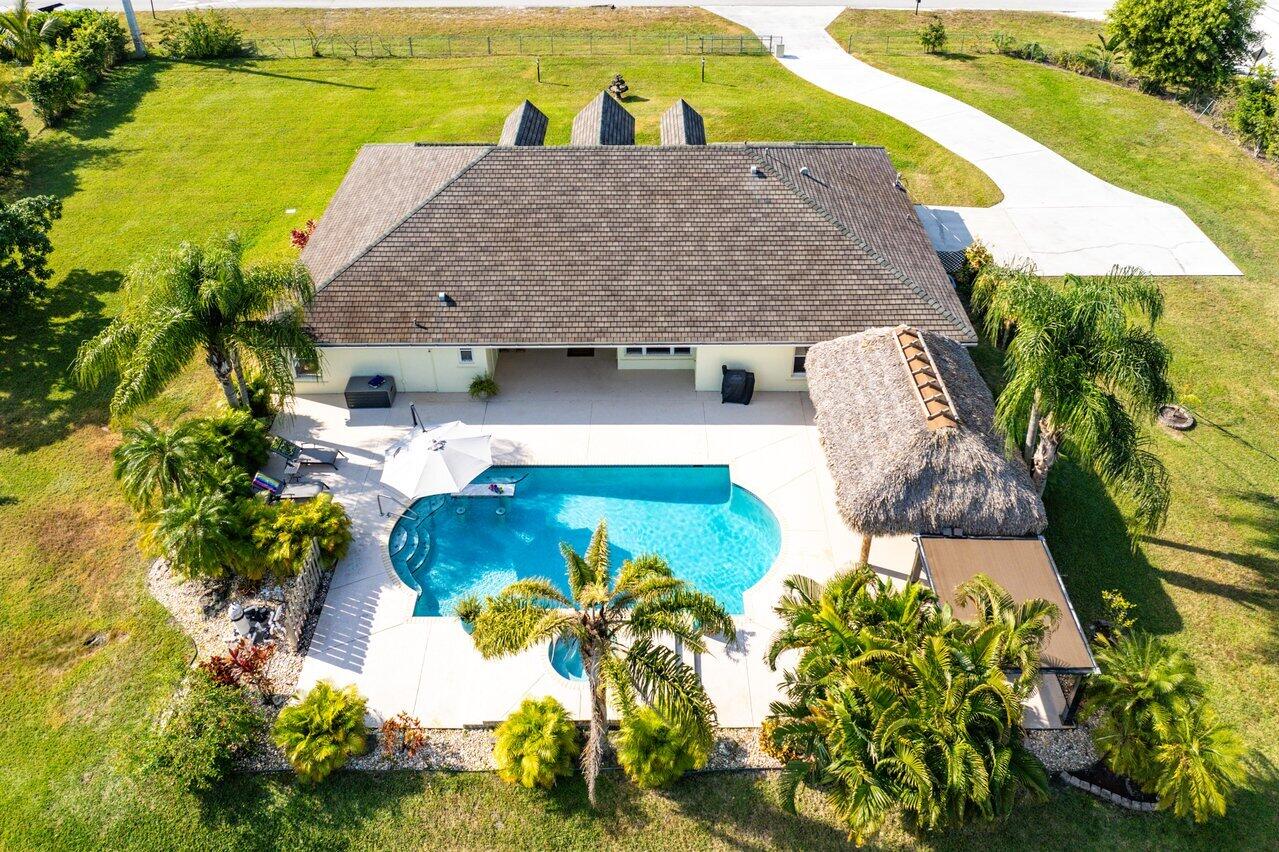 7166 Avocado Boulevard