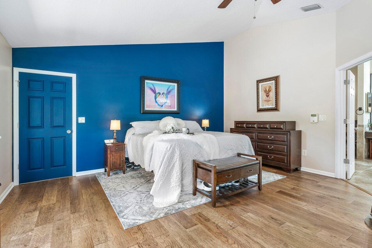 7166 Avocado Boulevard
