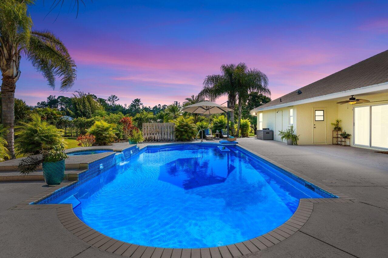 7166 Avocado Boulevard