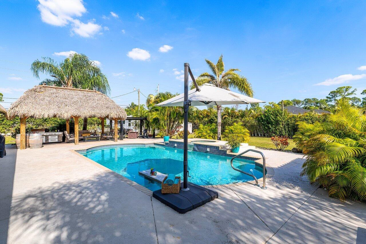 7166 Avocado Boulevard