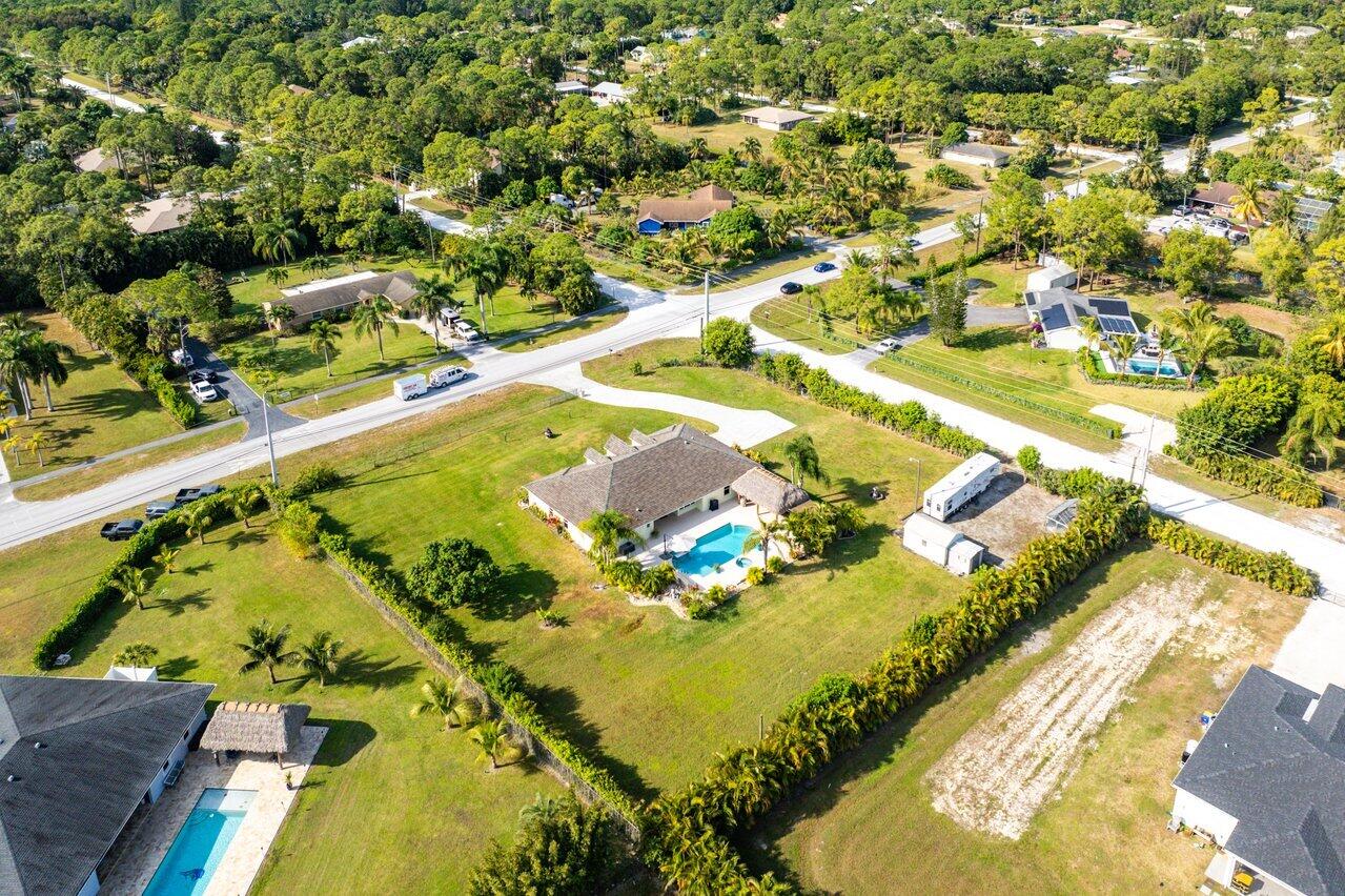 7166 Avocado Boulevard