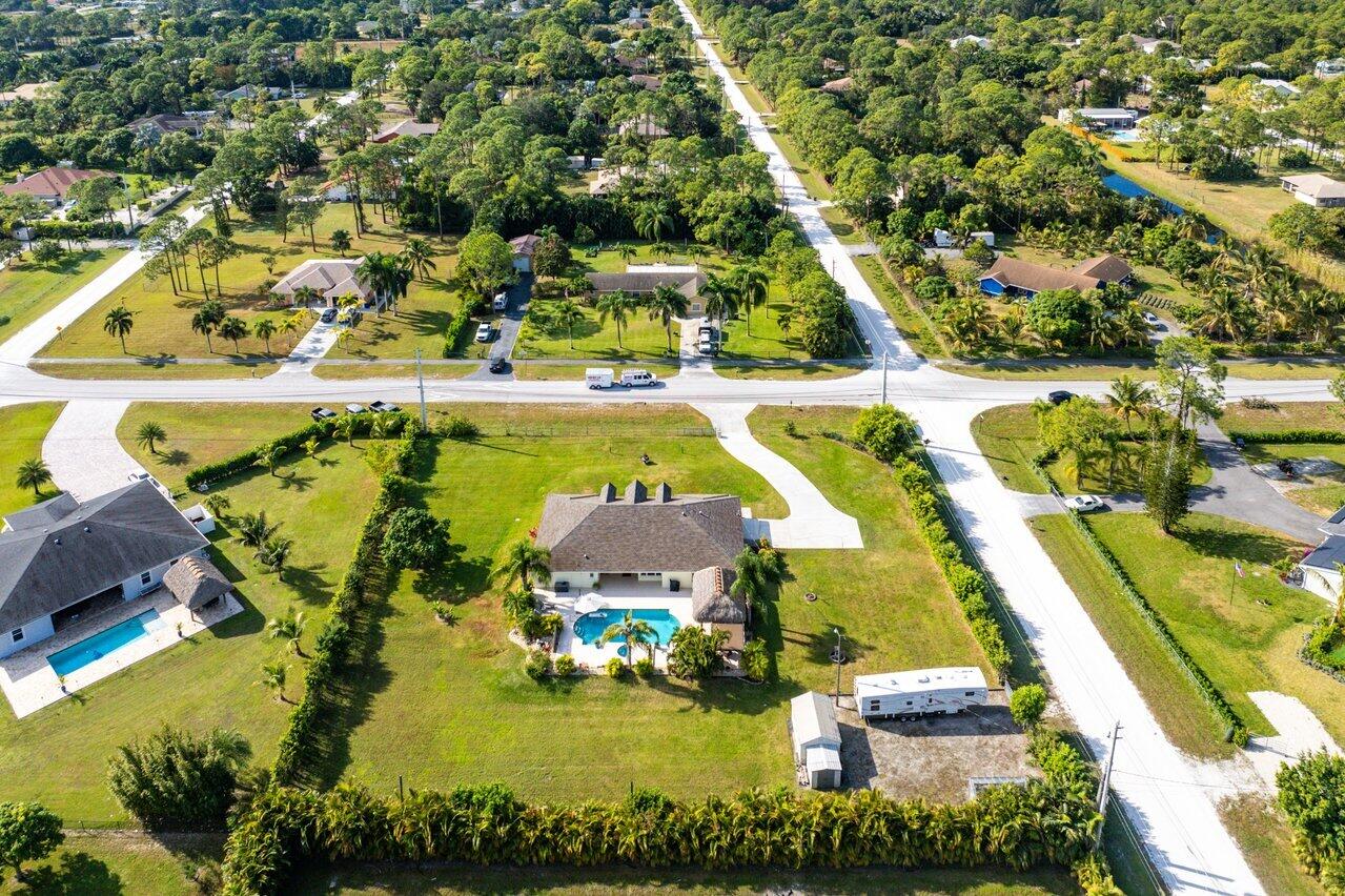 7166 Avocado Boulevard