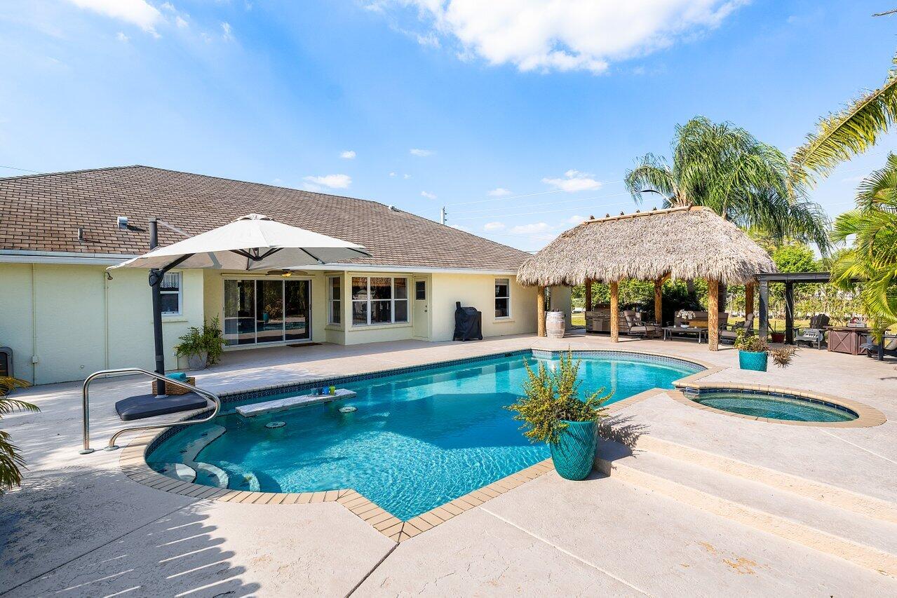 7166 Avocado Boulevard
