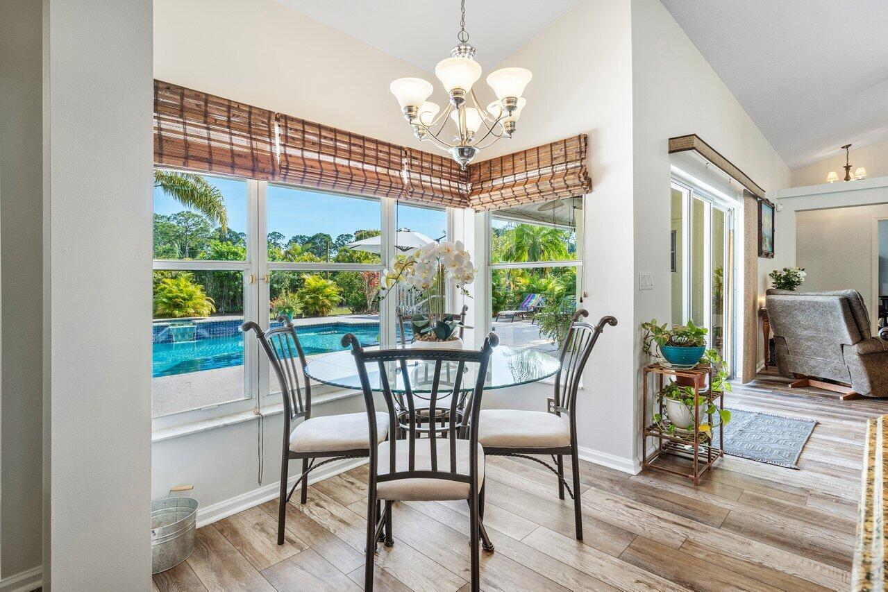 7166 Avocado Boulevard