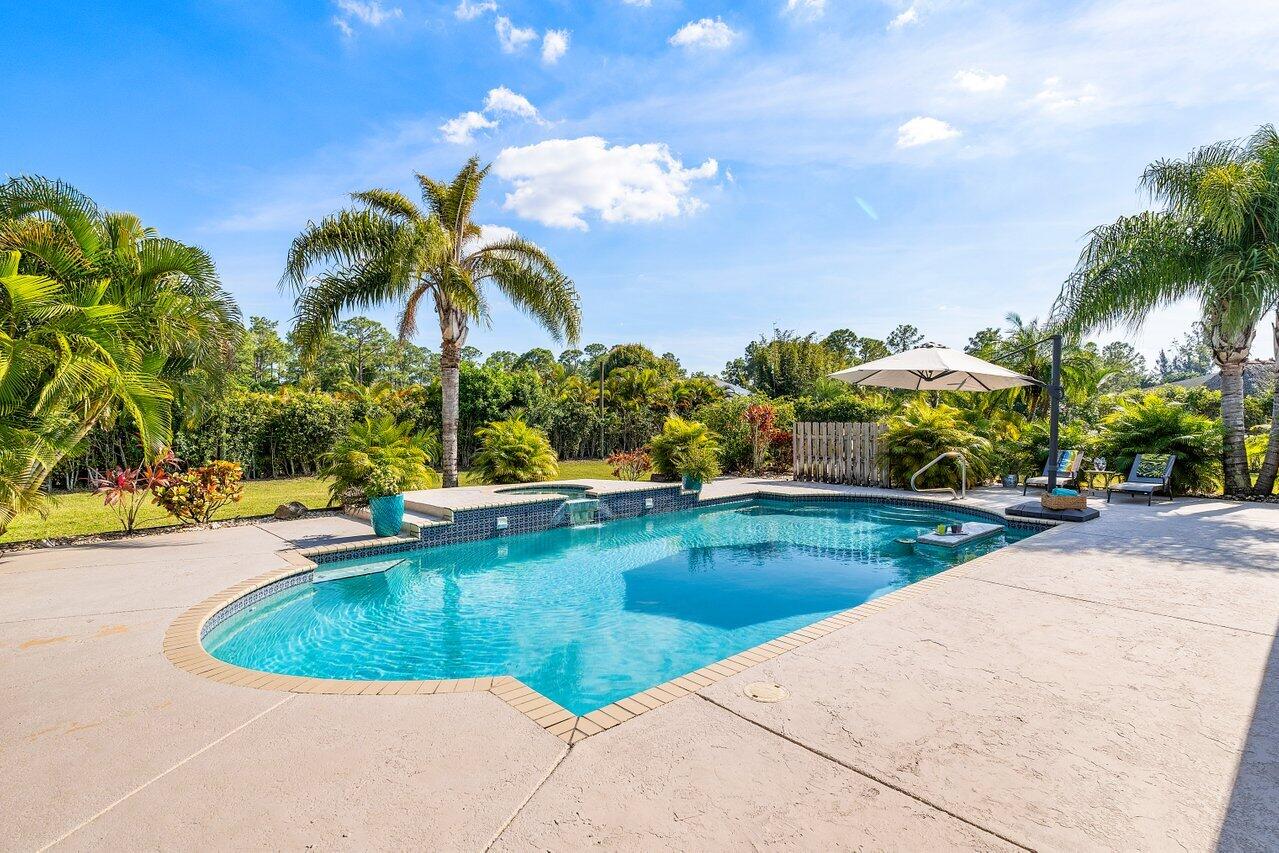 7166 Avocado Boulevard