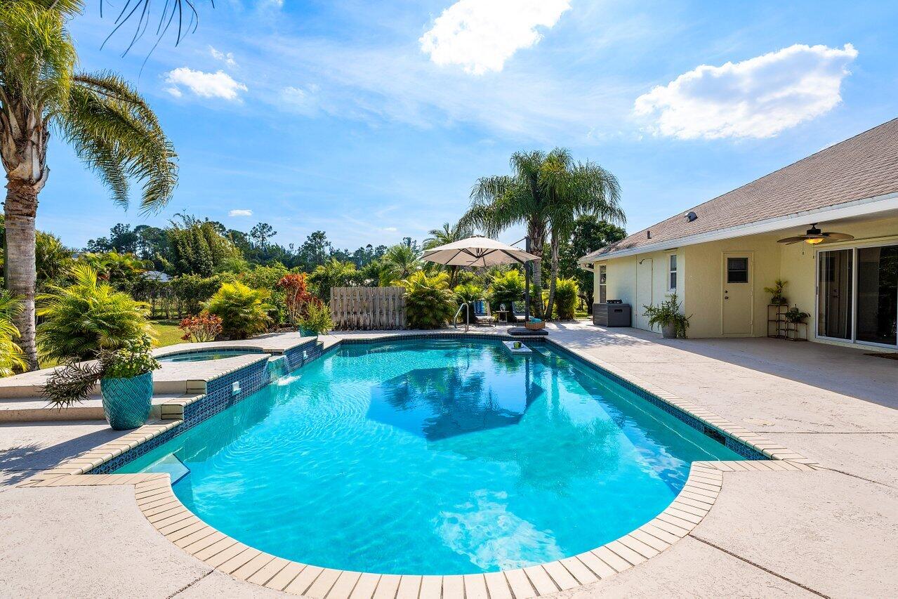 7166 Avocado Boulevard