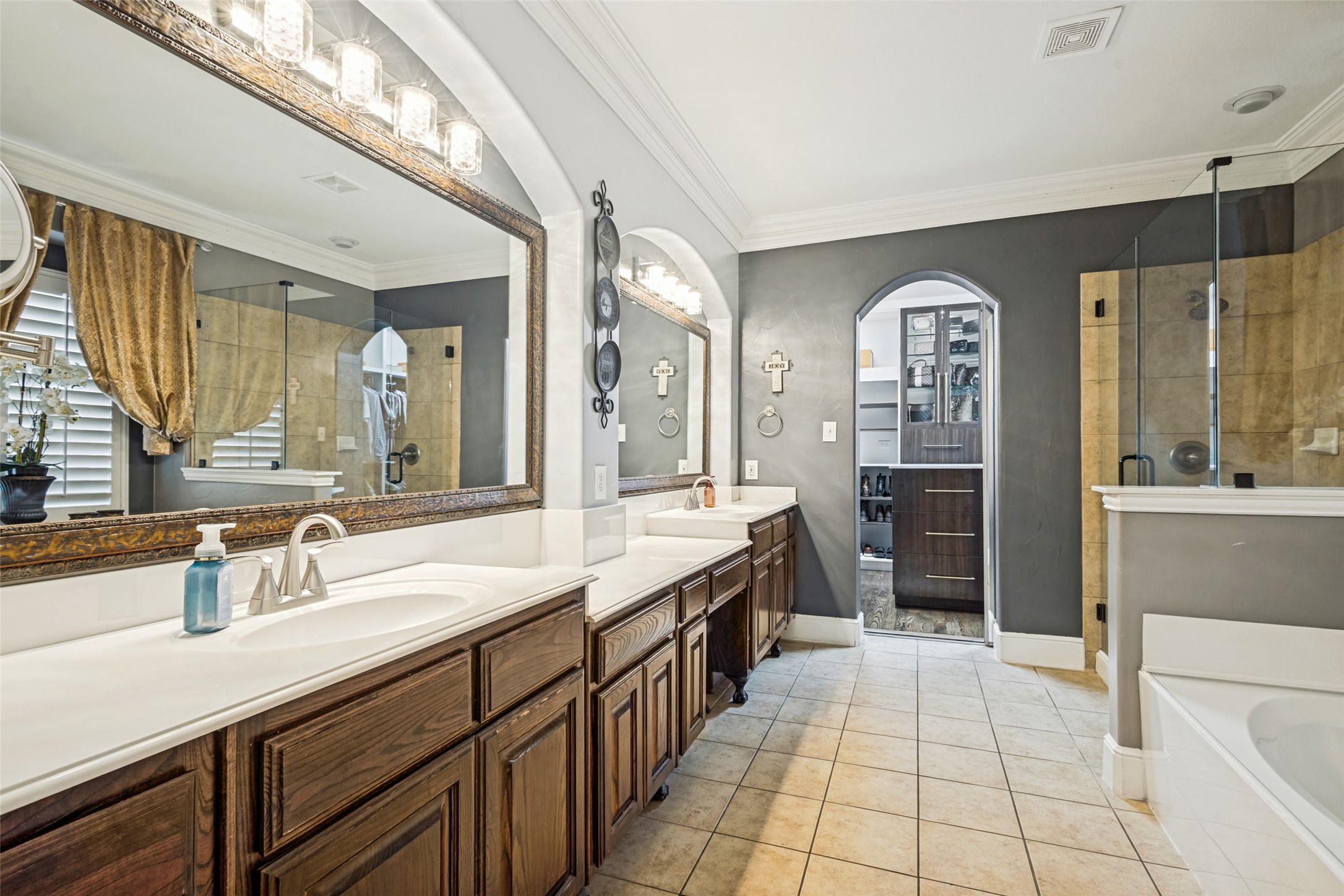8704 Wyatt Circle