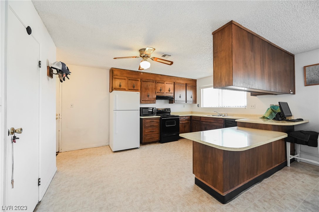 6513 Painted Desert Drive