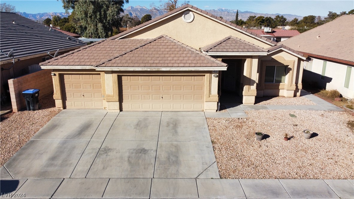 4513 Colonial Canyon Street